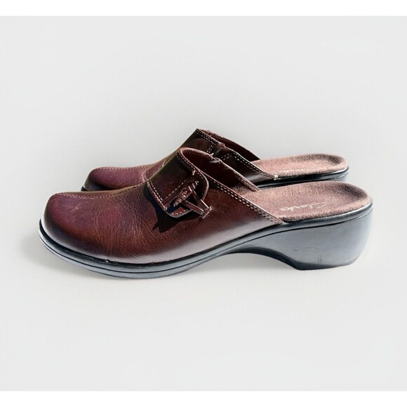 Clarks Women's Mules Size 8 M Brown Leather Slip On Comfort Shoes Western Boho - Picture 1 of 10